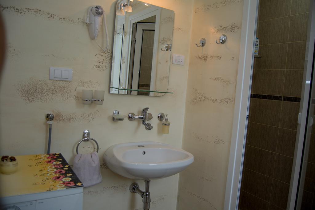 Guest House A'Storia Ruma Dış mekan fotoğraf